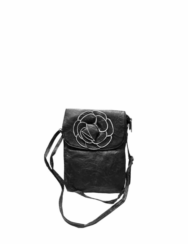 Дамска чанта изрязано цвете черно