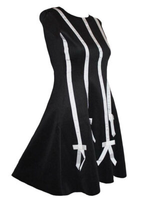 Къса рокля без ръкав 5 панделки черно