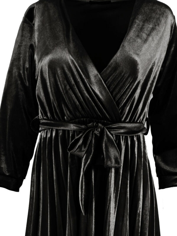 Дамска рокля кадифе солей черно