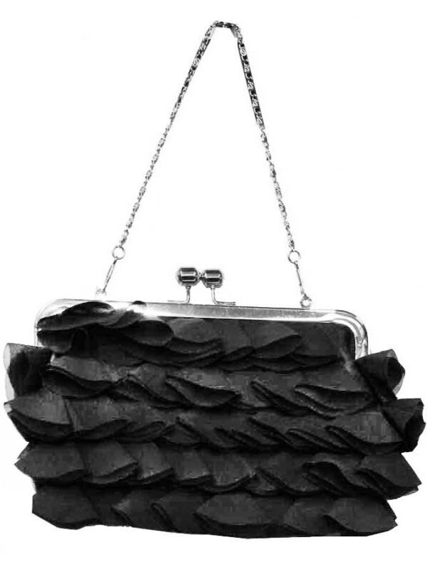 Дамска черна чанта на волани от шифон