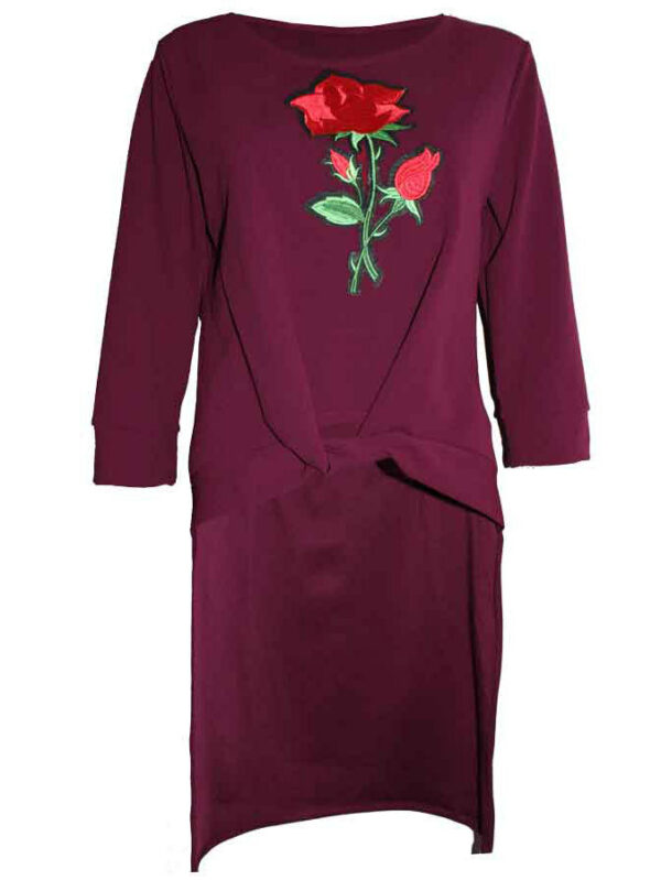 Блуза с апликирана роза и удължение отзад боровинка